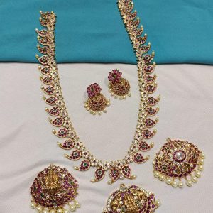 V812 - most trending 3 In 1 neckset