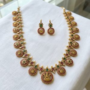 V819 - bottu mala neckset