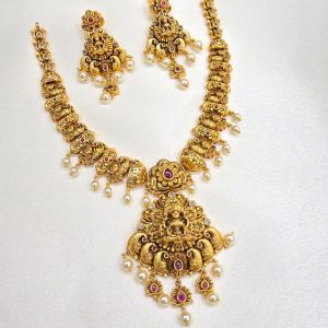V806 - beautiful temple design neckset