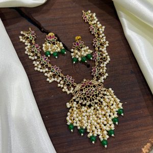 V829 - beautiful lotus design pearls and beads neckset