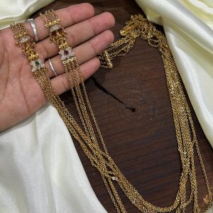 V834 - trending 4 line long chain with side locket