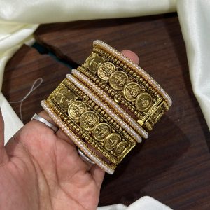 V830 - kaadu kada bangles with pearl side bangles total set