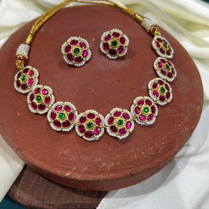 V831 - flower design with kempu mutyam stones neckset