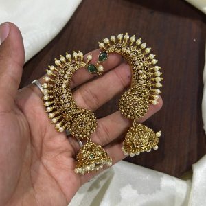V851 - premium quality earrings with earcuffs set