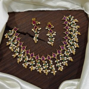 V840 - premium quality neckset