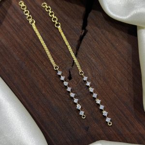 V852 - dimond replica earchains mattilu