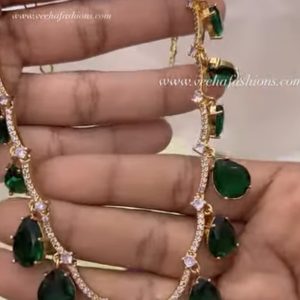 V907 - premium quality green stone party wear neckset