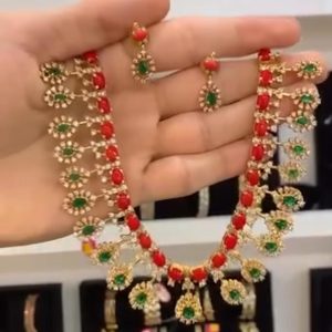 V857 - premium quality coral neckset