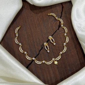 V869 - beautiful high quality neckset