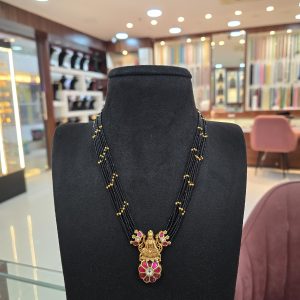 V863 - gold copy handmade real jadav kundan black beads