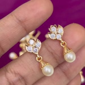 V085 - pure panchaloham pearl earrings